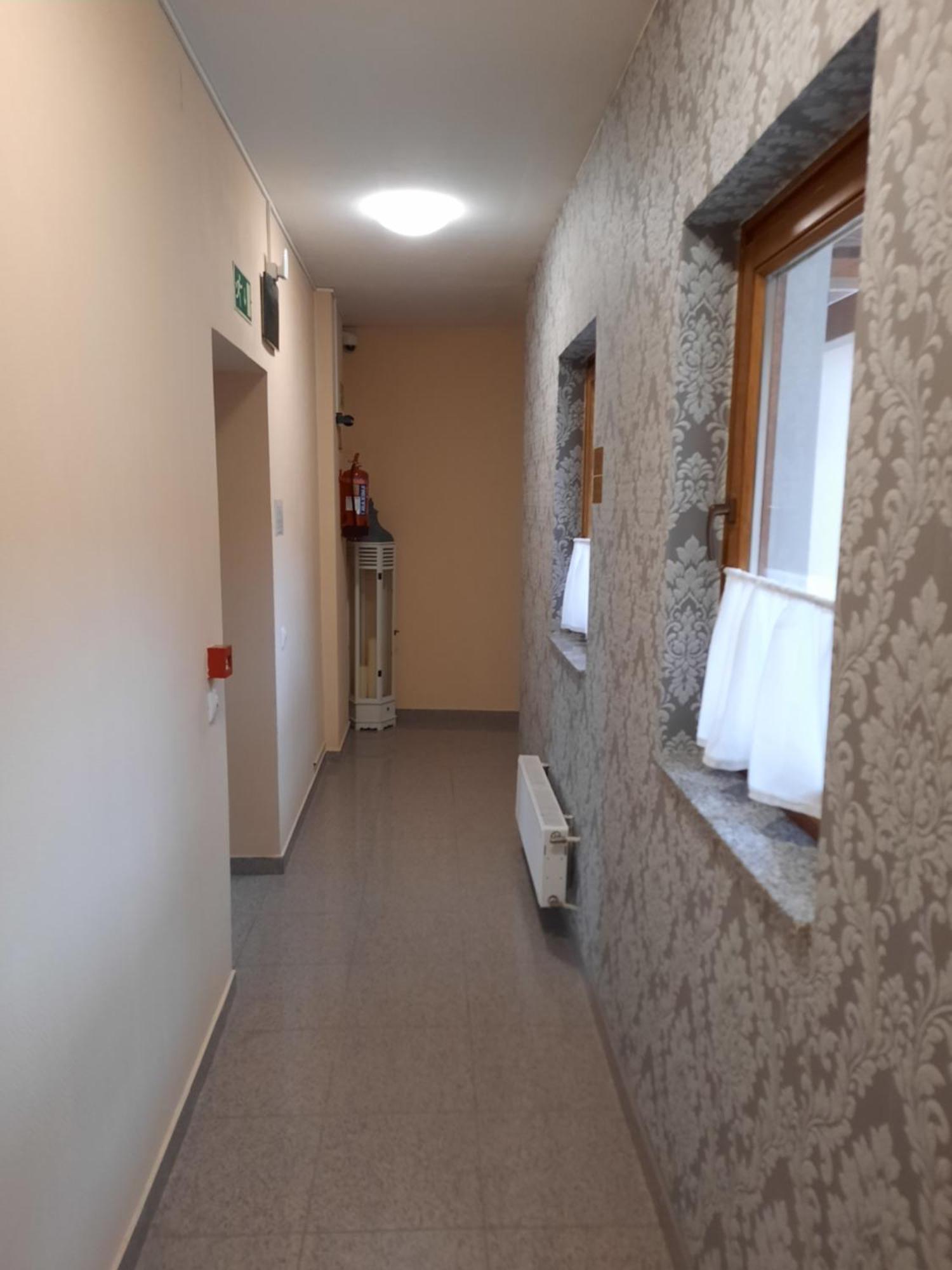 Vegvari Hotel Eger Eksteriør bilde
