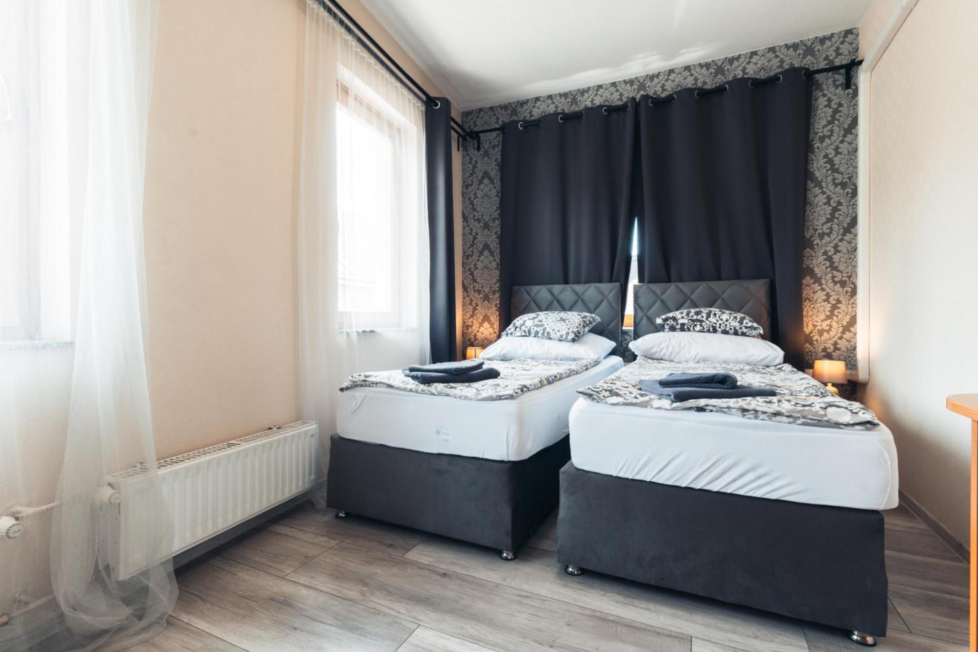 Vegvari Hotel Eger Eksteriør bilde